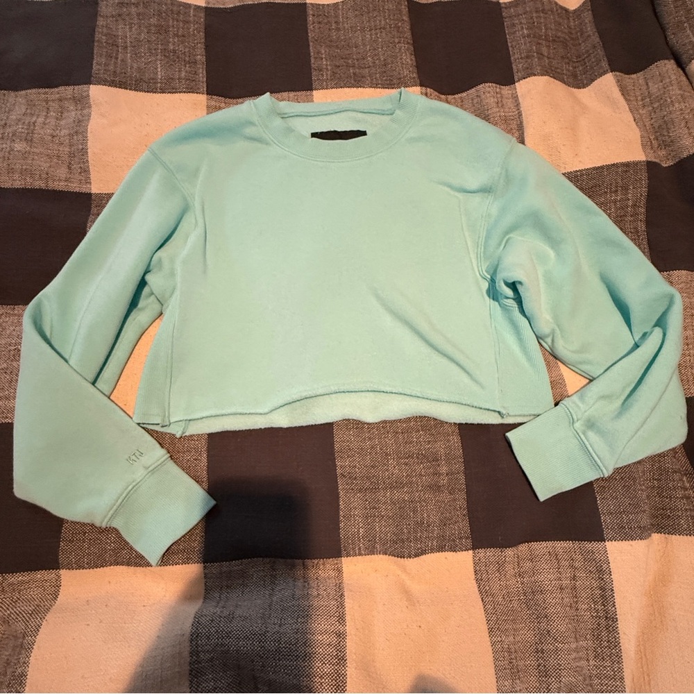 Katiej nyc cropped girls sweater~XL